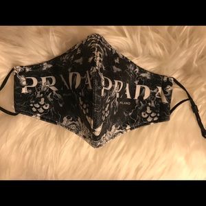 Adjustable Face Mask.